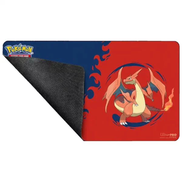 tapis-de-jeu-pokemon-officiel-ultra-pro-mega-dracaufeu-xy-matiere Tapis de Jeu Pokémon Méga-Dracaufeu X & Y Ultra Pro